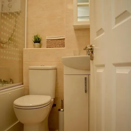Apartment Modern One Bedroom Flat In