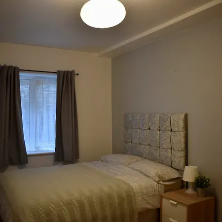 Modern One Bedroom Flat In *